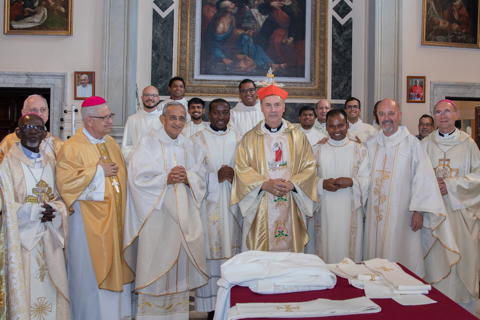 Una Eucaristía en familia Primera Misa del Cardenal Ángel Fernández