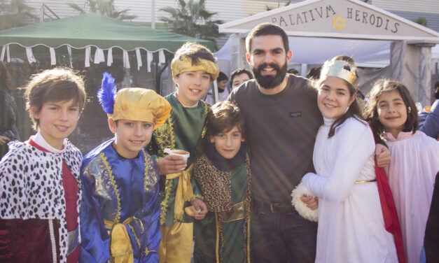 Los patios de las Escuelas Salesianas recrean la Historia de la Navidad