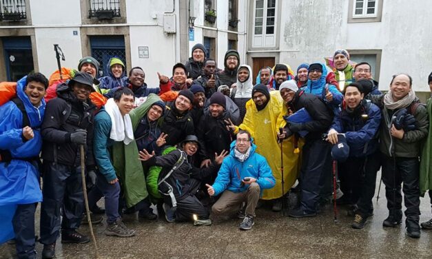 Cerca de cuarenta jóvenes misioneros salesianos realizan el Camino de Santiago