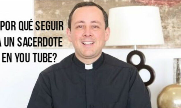 Sacerdotes youtubers para encontrarse con los jóvenes en el patio digital