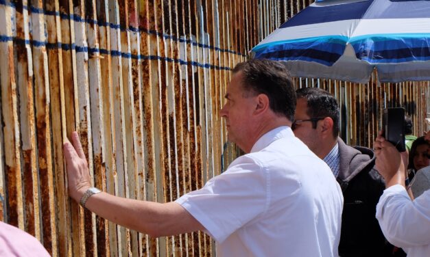 El Rector Mayor visita la frontera entre Estados Unidos y México