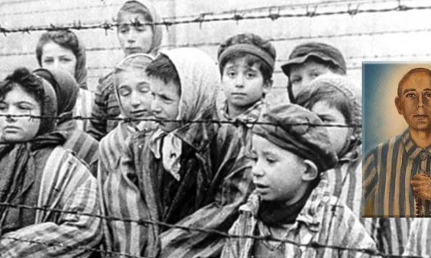 “¡Pisa el rosario, canalla… Déjate de bravatas, escombro!”