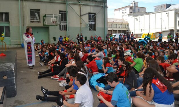 Cerca de 500 niños se reúnen en Pamplona para disfrutar de la Felicidad