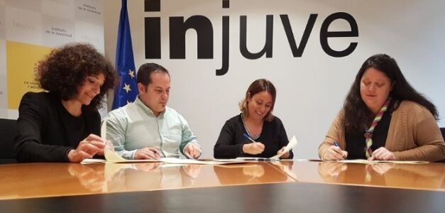 Reconoce firma un convenio con Injuve para acreditar las competencias de las personas jóvenes voluntarias