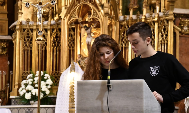 125 años en Vigo y Málaga y 50 en León, siempre “con los jóvenes”