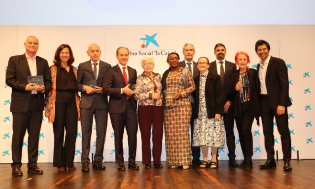 Manos Unidas premia a la salesiana Bernarda García en reconocimiento a todos los misioneros