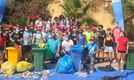 Salesianos El Campello retira de las playas 70 kilos de colillas y decenas de kilos de residuos gracias al proyecto ‘Mares circulares’