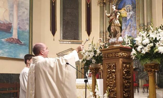 Bendición de una valiosa imagen de San Rafael en el Santuario de María Auxiliadora