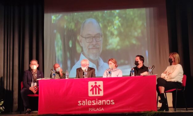 La obra póstuma de Pablo Aranda ‘El mundo del revés’ se presentó en un homenaje al escritor malagueño