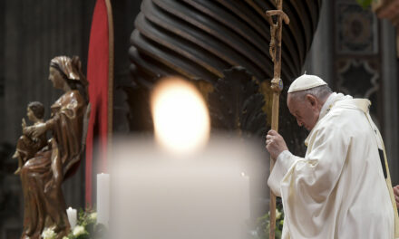 El Papa Francisco invita a todo el mundo a realizar una jornada de ayuno y oración por la Paz