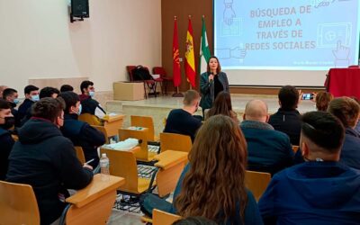 La Formación Profesional como modelo para la Junta de Andalucía durante la visita institucional a Salesianos Trinidad