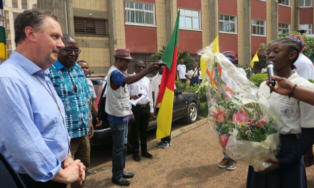 El Rector Mayor en Camerún, con su pensamiento en Ucrania