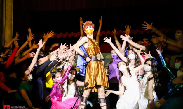 ‘De pequeño a héroe’: El musical con fines solidarios que triunfa en Salamanca