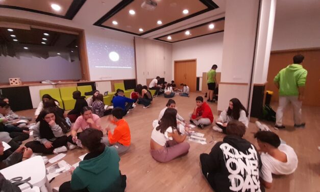 Jóvenes del Centro Juvenil Salesiano de Vitoria-Gasteiz colaboran en la rehabilitación de espacios públicos
