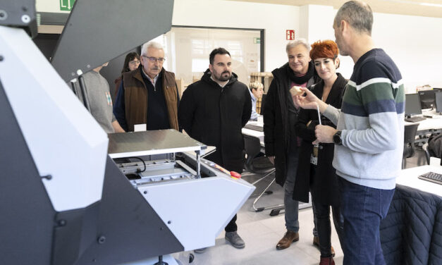 El Parlamento de Navarra visita Salesianos Pamplona