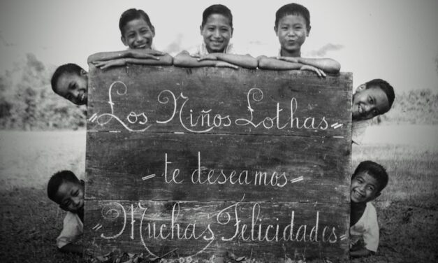 Foto con historia:   Felicitación Juventud Misionera