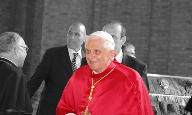 Geografía del corazón sobre el papa Ratzinger
