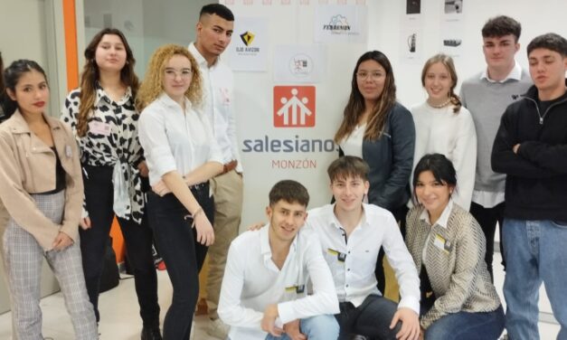 Salesians Monzón participa amb èxit en la fira aragonesa d’Empreses Simulades 2023