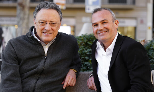 Agustín Sánchez Aguilar y Luis Leante, ganadores de la XXXI edición del Premio edebé de literatura infantil y juvenil