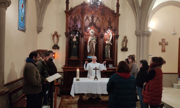 Jóvenes, Navidad y «Comunidades de Oración» en Salesianos Cambados