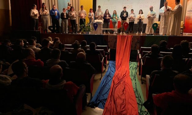 “Vosotros jóvenes nos estáis ayudando a ser lo que somos”