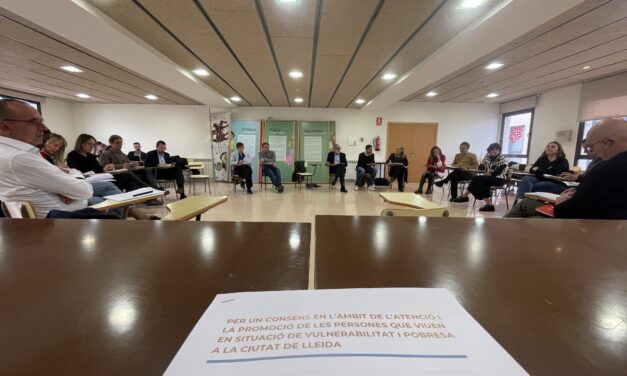 Salesianos, Cáritas y Arrels en Lleida presentan sus propuestas sociales a los partidos políticos de la ciudad