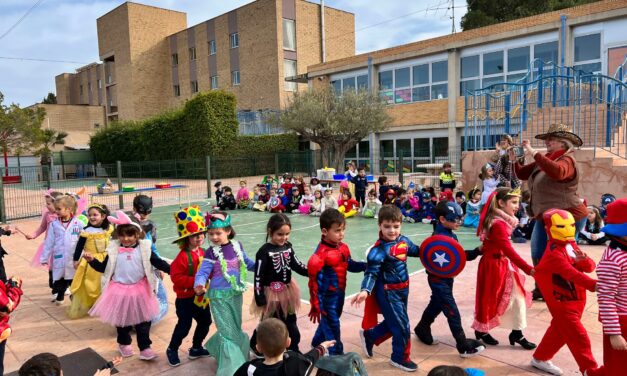 Color i alegria a les cases salesianes que celebren el Carnaval