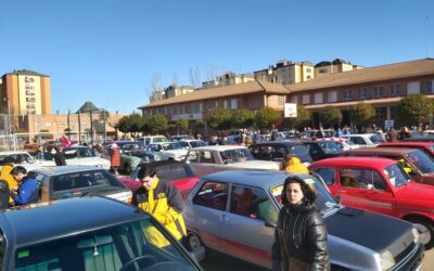 163 coches clásicos se dieron cita en el Centro Don Bosco de Villamuriel de Cerrato (Palencia)