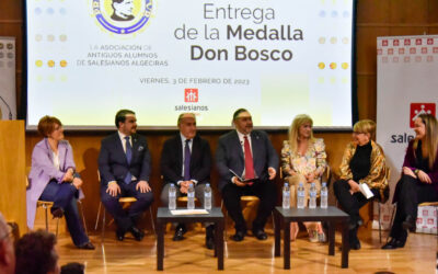 Salesians Algeciras posa en valor el paper dels antics alumnes gràcies a l’entrega de la ‘Medalla Don Bosco’