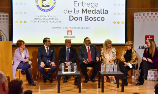 Salesianos Algeciras pone en valor el papel de los antiguos alumnos gracias a la entrega de la ‘Medalla Don Bosco’