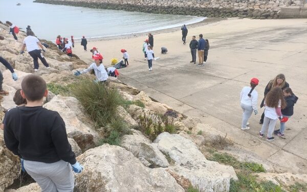 Salesians El Campello, Rota i Alacant retiren desenes de quilos de residus gràcies als projectes ‘Mars circulars’ i 1m2