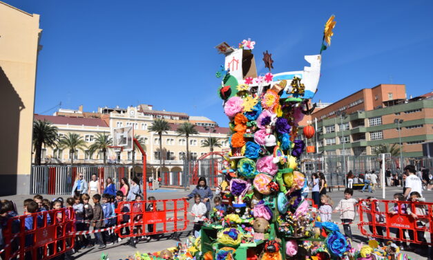 Foc i flors a Maria Auxiliadora a les cases salesianes de València i Borriana per festejar les Falles en honor a Sant Josep