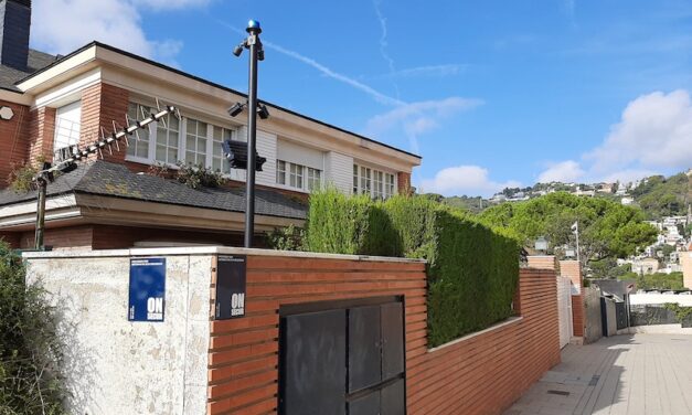 De piscinas, chalets y urbanizaciones