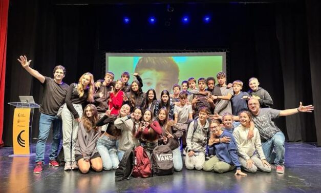 César Bona impacta els joves de El Campello amb una xerrada sobre l’assetjament escolar