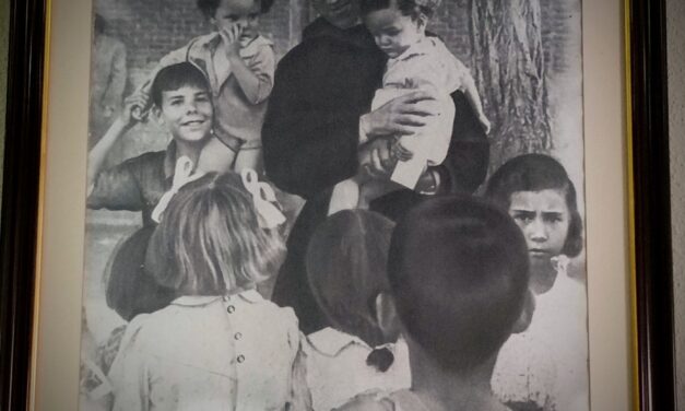 Foto con Historia: El Padre Madina y Ciudad de los Muchachos