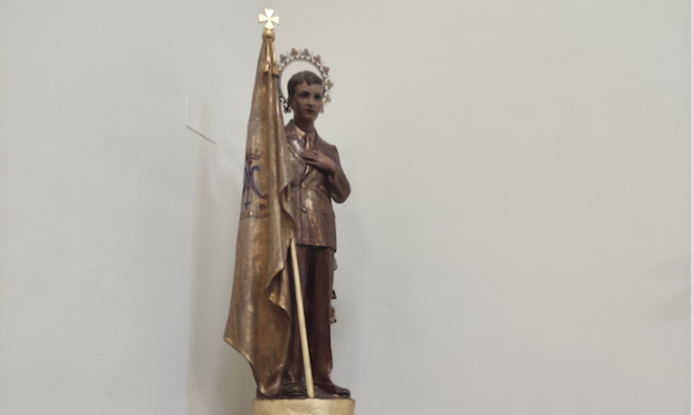Bendición de una estatua de Domingo Savio en Salesianos Estrecho