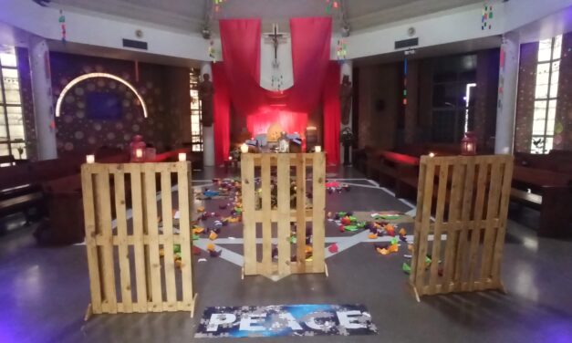 Más de 3.000 personas visitan el Belén solidario por La Paz