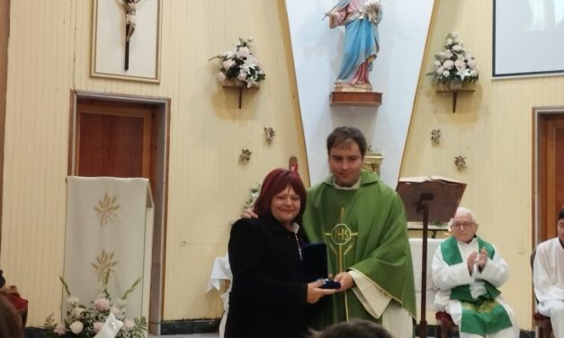 L’Església condecora amb la medalla ‘Pro Ecclesia Malacitana’ a Paquita Ruiz Gómez