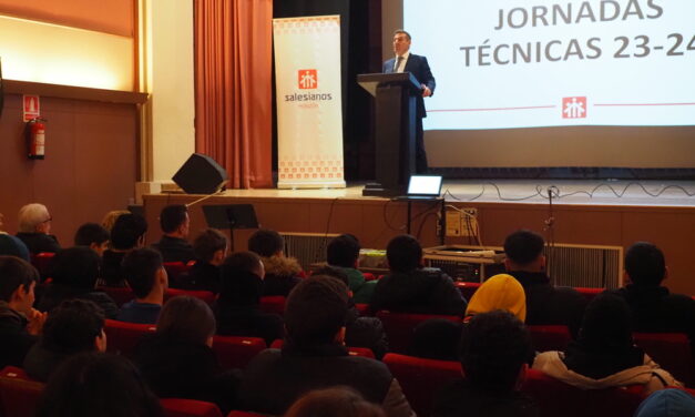 Salesians Jerez Manuel Lora Tamayo i Salesians Monzón celebren les seves Jornades Tècniques de Formació Professional