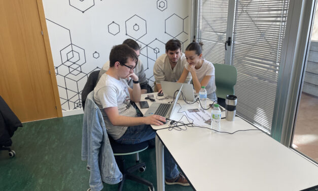 La Formació Professional salesiana destaca en l’edició del ‘Amazon Web Services Jam Aragó’