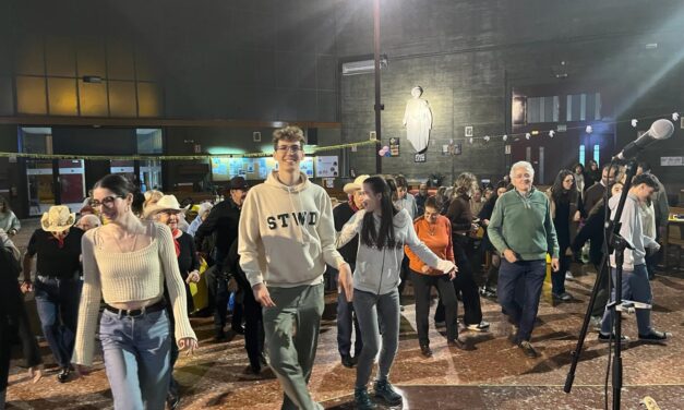 Salesians Don Bosco Navas asseu en la taula ‘a la solidaritat’