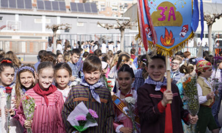 Los alumnos de Valencia y Burriana festejan con emoción unas fallas dedicadas al Sueño de Don Bosco