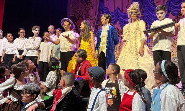 El Musical de «La Bella y la Bestia» deslumbra en el Colegio San Juan Bosco La Cuesta