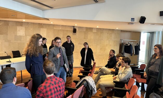 Estudiantes de la EUSS analizan el impacto de las Zonas de Bajas Emisiones