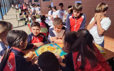 Salesianos Úbeda celebra la primera Feria de Juegos de Mesa Educativos