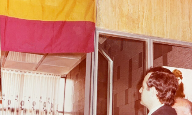 Foto con Historia: Homenaje a Don Guillermo Gil en Carabanchel