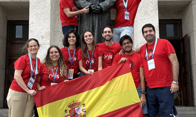 Los jóvenes, bajo la mirada de Don Bosco, sueñan su futuro