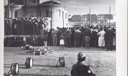 Foto con Historia: En el patio de Salesianos Estrecho