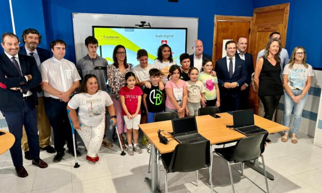 Salesians Antequera estrena la nova aula digital