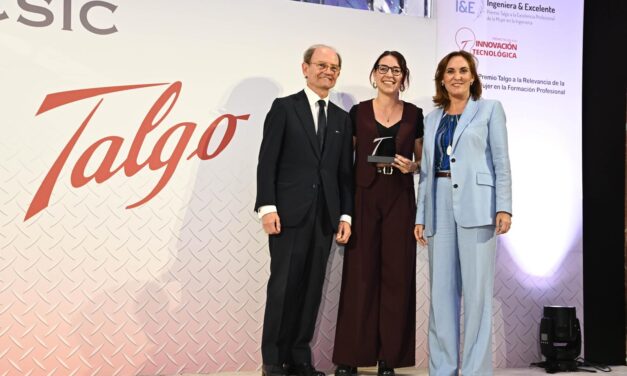 Una antigua alumna Elche recibe el Premio Talgo a la mujer en la Formación Profesional